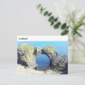 Carte Postale Arche en pierre de Gatklettur, Arnarstapi, Islande (Debout devant)