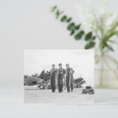 Carte Postale Armé aux dents, années 1940 (Debout devant)