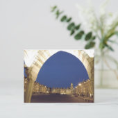 Carte Postale Arras carré la nuit (Debout devant)