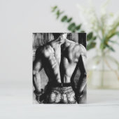 Carte Postale Art original Bodybuilder de dos en jeans serré Coo (Debout devant)