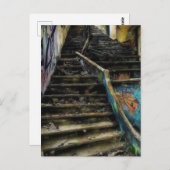 Carte Postale Art urbain sur escaliers Bâtiment abandonné (Devant / Derrière)