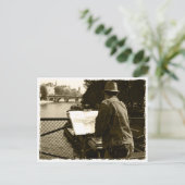 Carte Postale Artist at the Seine (Debout devant)