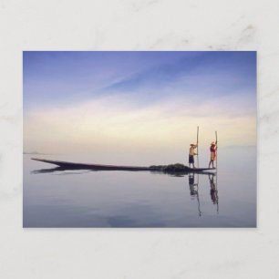 Carte Postale Asie, Birmanie, (Myanmar) Bateau de pêche réfléchi