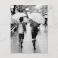 Asie, Japon, Tokyo. Jeunes femmes et parapluies.