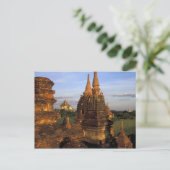 Carte Postale Asie, Myanmar, Bagan. Temples antiques et (Debout devant)