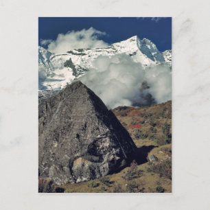 Carte Postale Asie, Népal, Parc national de Sagarmatha. Une priè