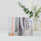 Carte Postale Assis et pensant. (Debout devant)