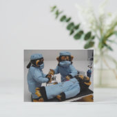 Carte Postale Assistant chirurgien (Debout devant)