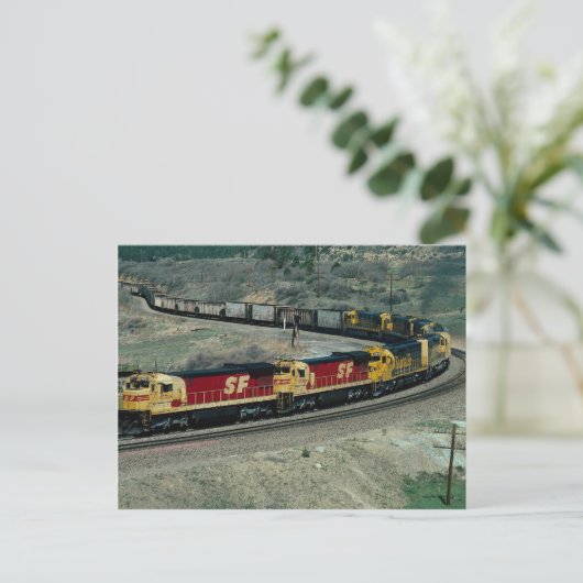 CARTE POSTALE AT&SF GE (Debout devant)