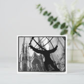 Carte postale Atlas & St. Patrick's Cathedral (Debout devant)