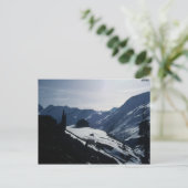 CARTE POSTALE ATTENDEZ TOUT DÉPART. . . (Debout devant)