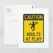 Carte Postale Attention Adultes en jeu (Devant / Derrière)