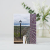 Carte Postale Au-delà du croissant (Debout devant)