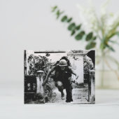 Carte Postale Au Vietnam sous le feu (Debout devant)