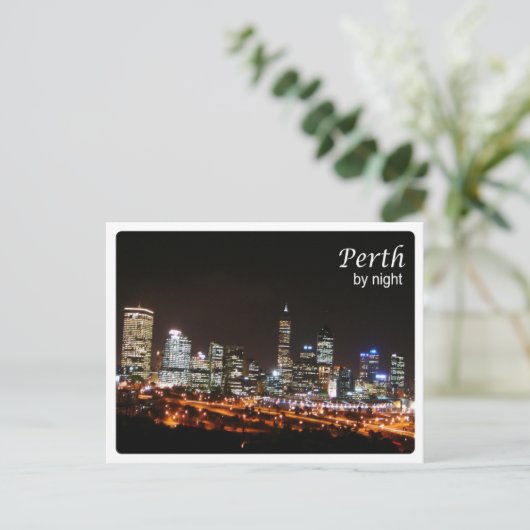 Carte Postale Australie - Perth - De Nuit - (Debout devant)