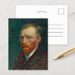 Carte Postale Autoportrait | Vincent van Gogh<br><div class="desc">Self-Portrait (1887) de l'artiste post-impressionniste néerlandais Vincent Van Gogh. En 1886, Van Gogh s'installe à Paris, où il crée au moins vingt-quatre autoportraits pendant son séjour de deux ans. Il avait étudié la technique du pointillisme, mais il a appliqué les marques de sa façon unique. Le brossage dense et les...</div>