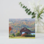 Carte Postale Autumn Barn et Hills (Debout devant)