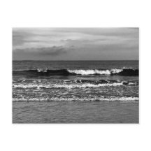 Carte postale avec photo en noir et blanc de l'océ