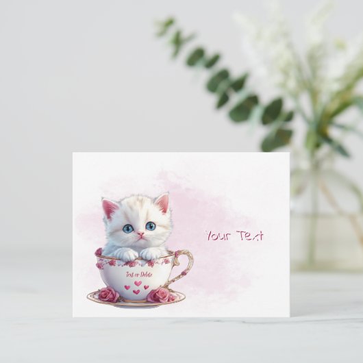 Carte postale avec un chaton dans une tasse avec d (Debout devant)