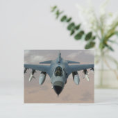 Carte Postale Avion de chasse (Debout devant)