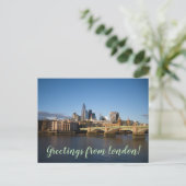 Carte Postale aWorld2Celebrate : Salutations de Londres ! (Debout devant)