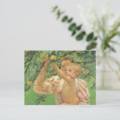 Carte Postale Baby Reaching for an Apple par Mary Cassatt (Debout devant)