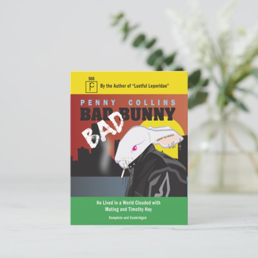 CARTE POSTALE BAD BUNNY (Debout devant)