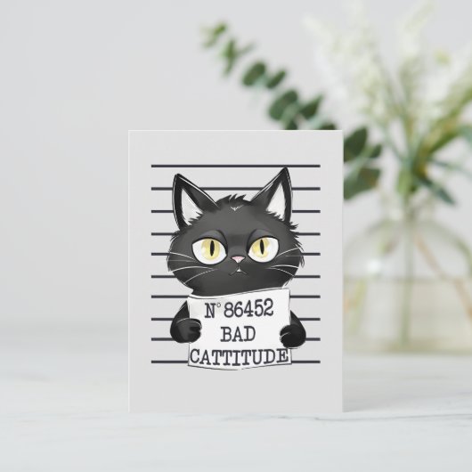Carte Postale Bad Cattitude - Mugshot de chat noir (Debout devant)