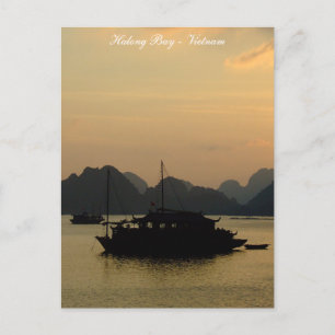 Carte Postale Baie d'Halong, coucher du soleil, Bateaux, Vietnam