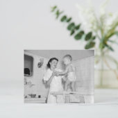 Carte Postale Bain de bébé, 1937 (Debout devant)