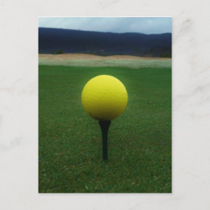 Carte Postale Bal de golf jaune sur un terrain de golf de montag