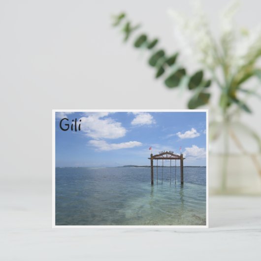 Carte Postale balançoire à air géant (Debout devant)