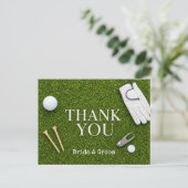 Carte Postale Balle de golf sur gazon vert (Debout devant)