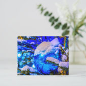 Carte Postale Balle de Noël bleue, Neige (Debout devant)