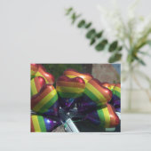 Carte Postale ballons arc-en-ciel (Debout devant)