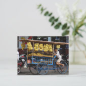 Carte Postale Bananes à vendre (Debout devant)