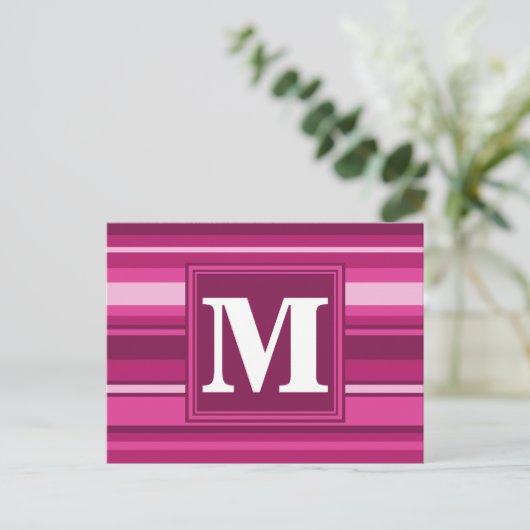 Carte Postale Bandes de monogramme fuchsia (Debout devant)
