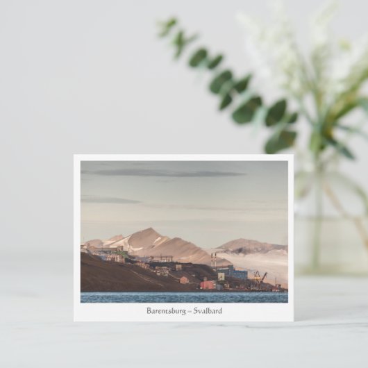 Carte Postale Barentsburg Svalbard (Debout devant)