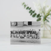 Carte Postale Barils de Bootleg Liquor, 1922 (Debout devant)