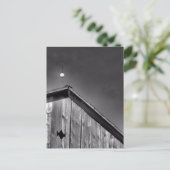 Carte Postale Barn Peak Against the Sky en noir et blanc (Debout devant)