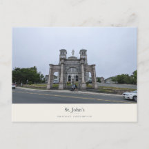 Basilique St. John’s et arche d'entrée en pierre