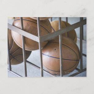 Carte Postale Basket-ball dans un panier