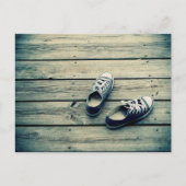 CARTE POSTALE BASKETS SUR PIED (Devant)