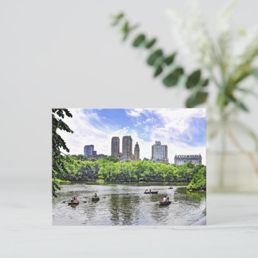 Carte Postale Bateau à Central Park (Debout devant)