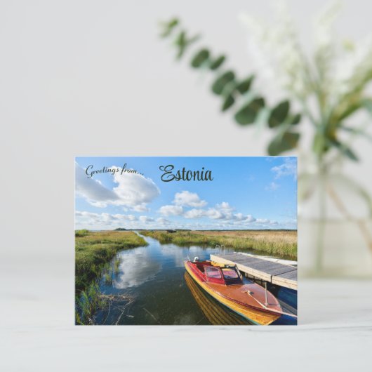 Carte Postale Bateau à quai à Muhu Estonie (Debout devant)