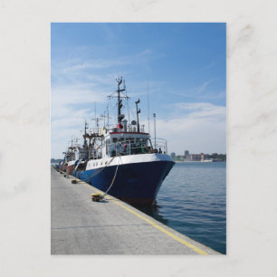 Carte Postale Bateau de pêche à l'amarrage