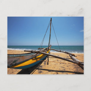Carte Postale Bateau De Pêche Amarré Sur La Plage