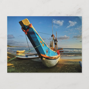 Carte Postale Bateau De Pêche Coloré En Bord De Mer