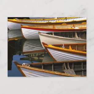 Carte Postale Bateaux de couleur vive au Wooden Boat Center