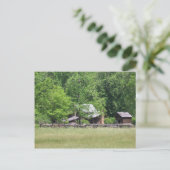 Carte Postale Bâtiments rustiques (Debout devant)